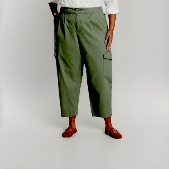 Ava & Viv Pants - 🆕Ava & Viv Women’s 3X Olive Green Cargo Capri Length Elastic Waist Pants Spring